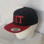 Casquette SNAPBACK -BKT - bicolore rouge et noir – Image 2