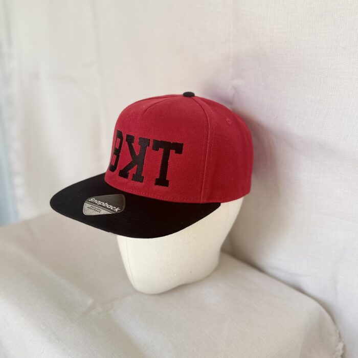 Casquette SNAPBACK -BKT - BICOLORE ROUGE ET NOIR – Image 2